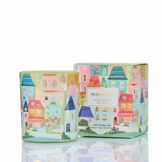 M&SENSE Moss Amber Candle 10.2 oz with CharmArch townscape design