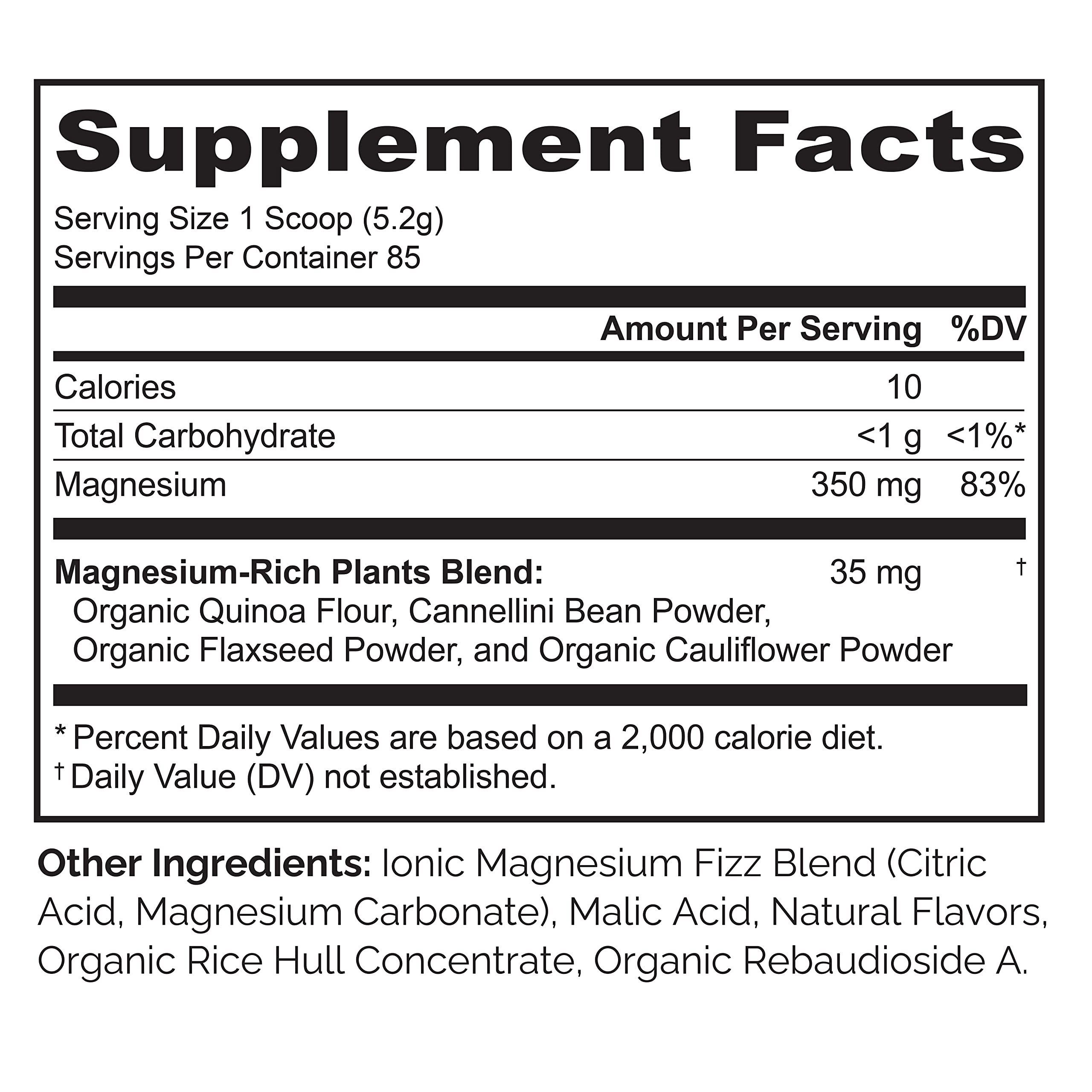Preparing a glass with Naturelo magnesium powder drink