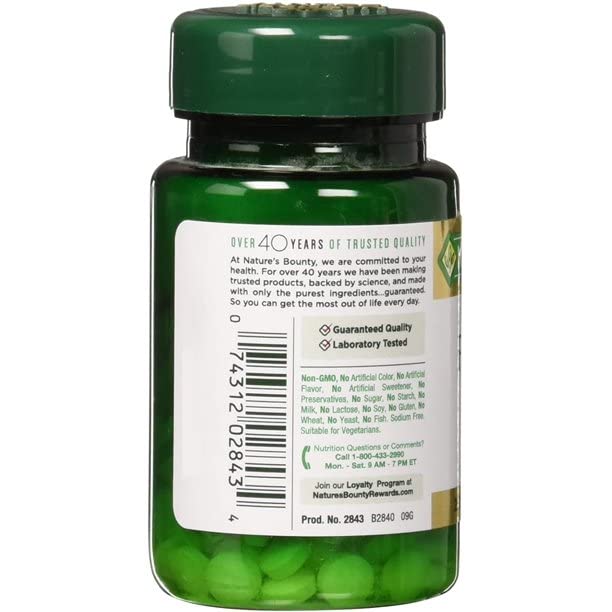 Bottle of Nature's Bounty folic acid 800 mcg maximum strength with label visible