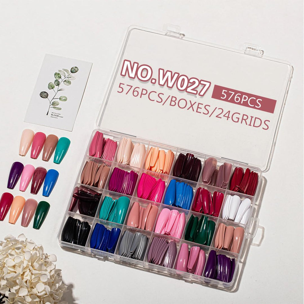 NBNTGH glossy nails on fingers showcase long-lasting shine.