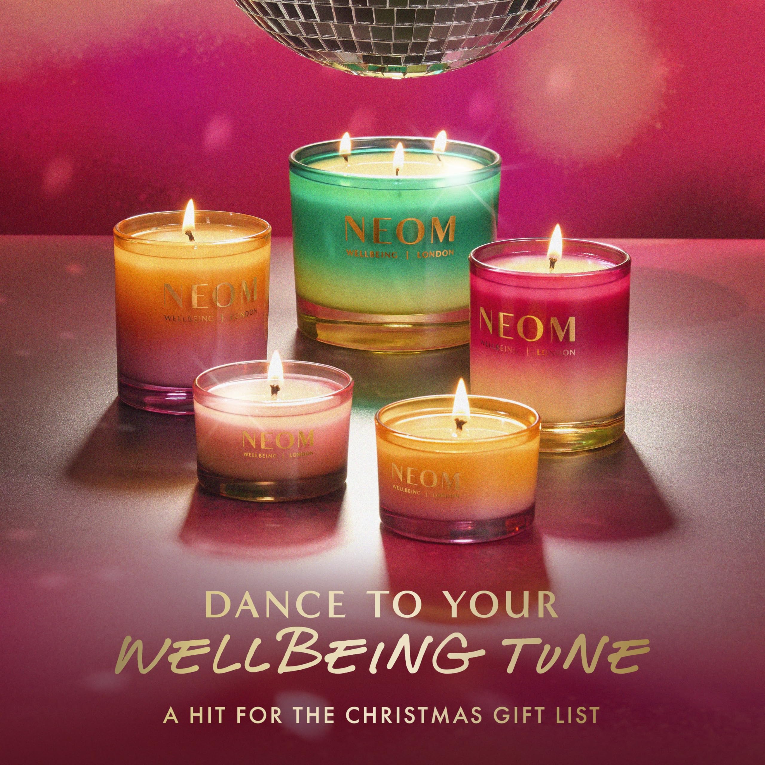 Close-up of NEOM Cosy Nights Travel Candle label – Sandalwood, Frankincense & Nutmeg (2 of 7)