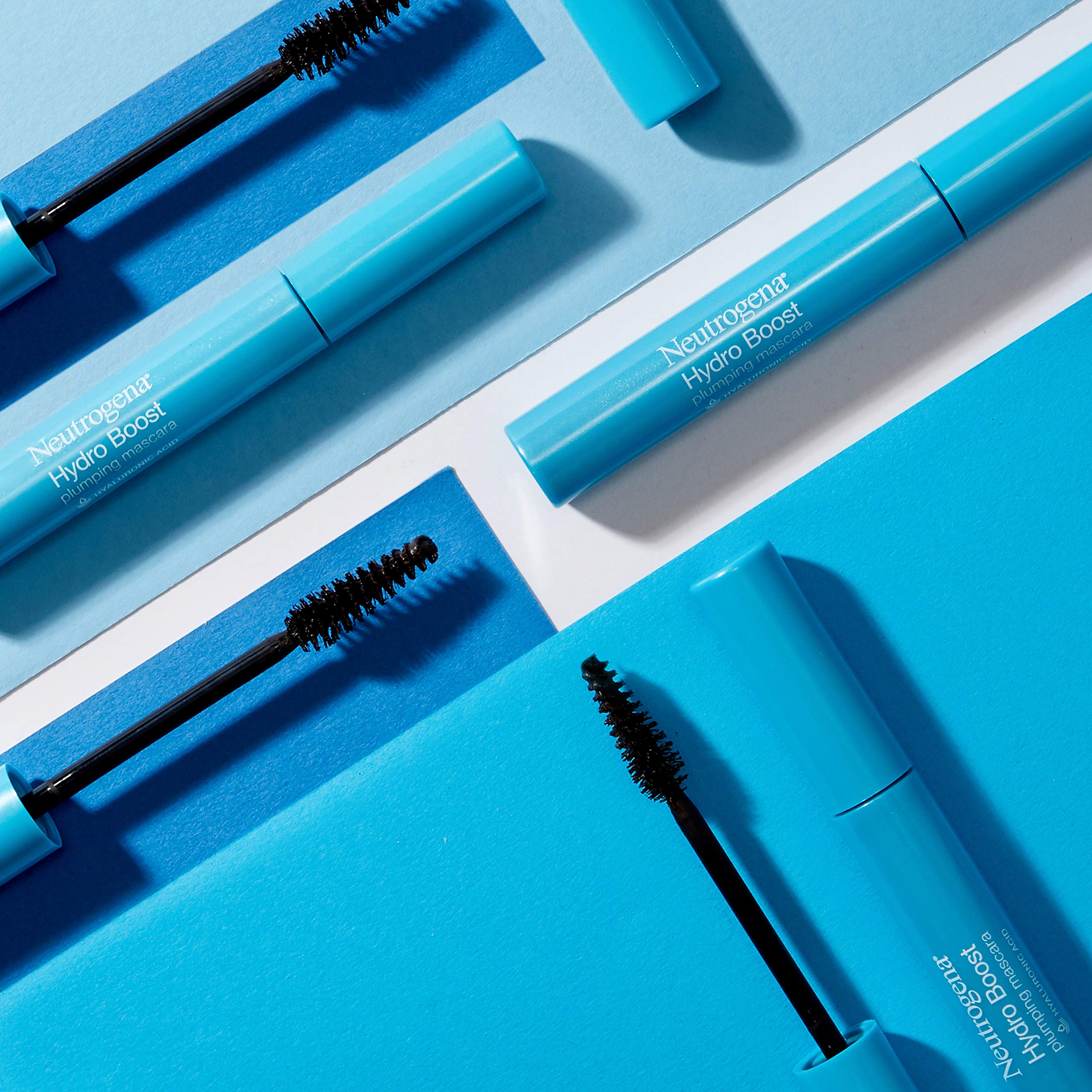 Lashes appear glossy and fuller after a single coat of mascara.