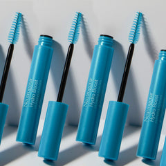 Lashes with silky, smooth finish and natural-looking volume.