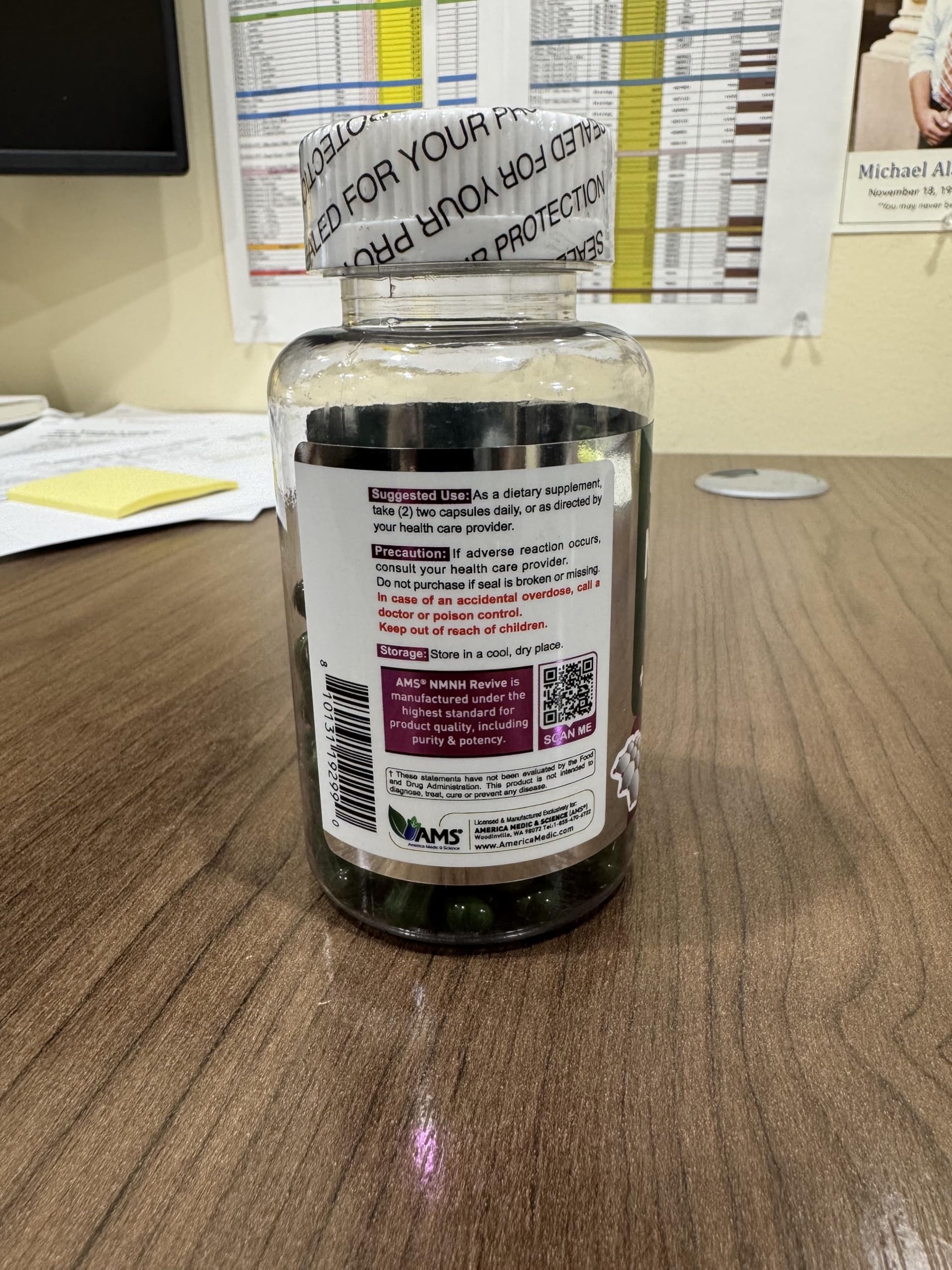 Label showing NMNH Revive is free from artificial additives