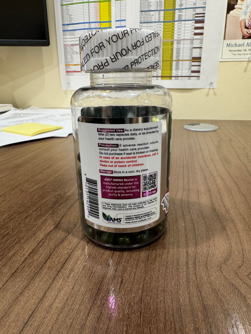Label showing NMNH Revive is free from artificial additives