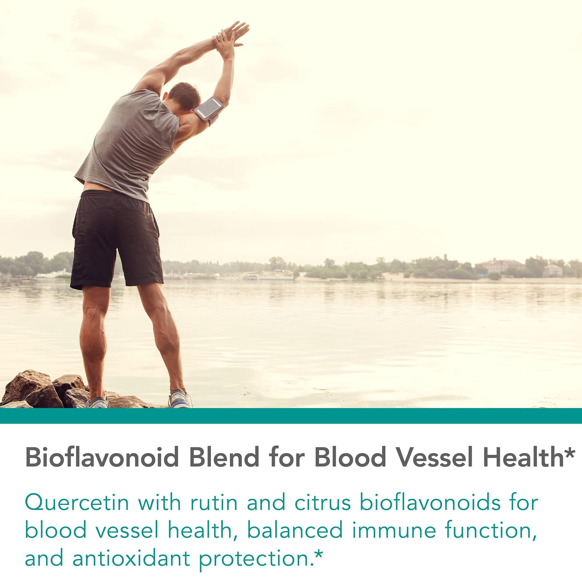 Quercetin and bioflavonoids in vegetarian capsules
