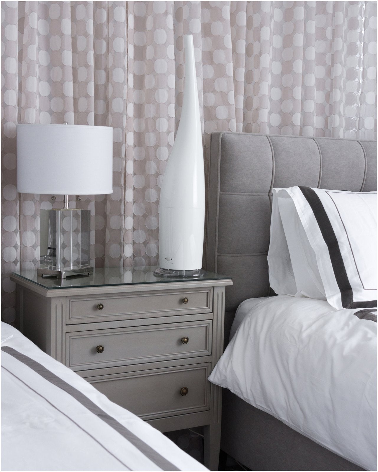 Objecto H7 mist output close-up showing quiet operation and even humidity