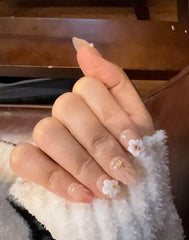 Ocean A04 nails include easy-apply adhesive for fast wear