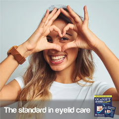 Application: gentle eyelid cleansing with Lid Scrub Original