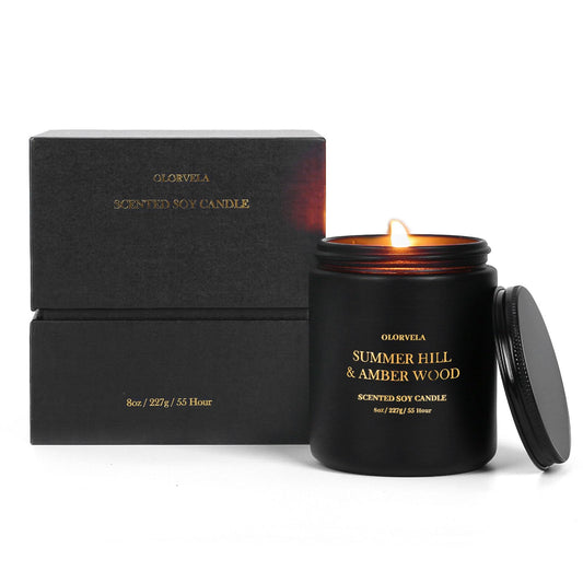 olorvela Summer Hill Amber Wood candle close-up with soy wax detail for premium ambiance.