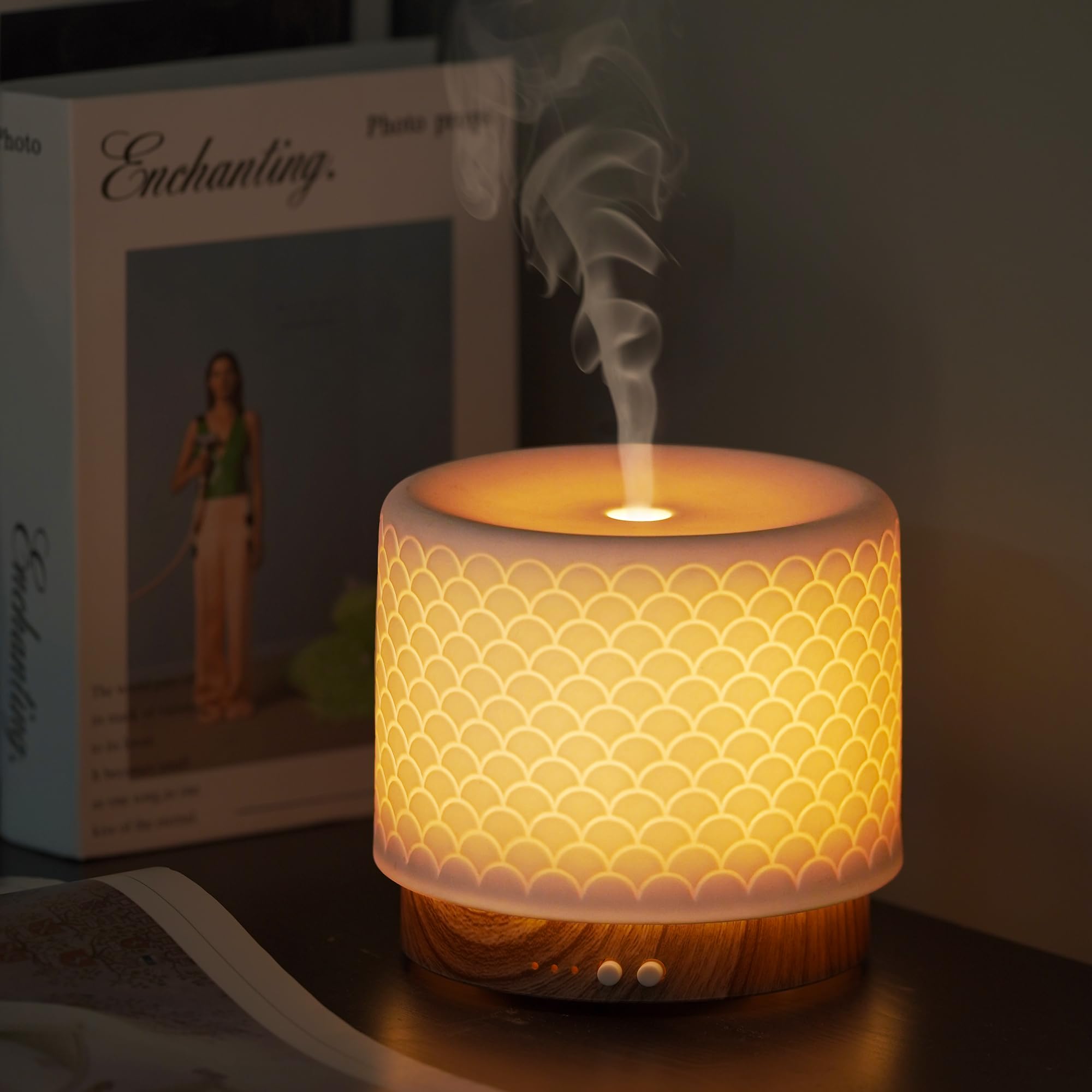 Onaboviva mermaid-inspired ceramic diffuser with imitation walnut texture base