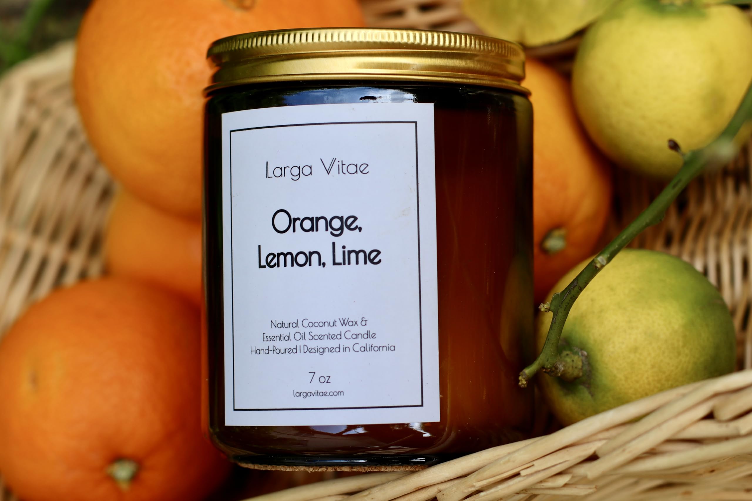 Zero waste packaging for sustainable citrus aromatherapy candle