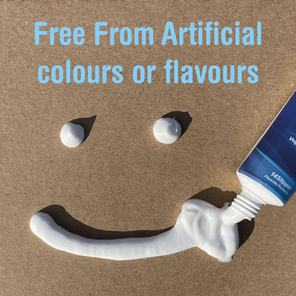 Packaging indicating SLS-free and no flavour information