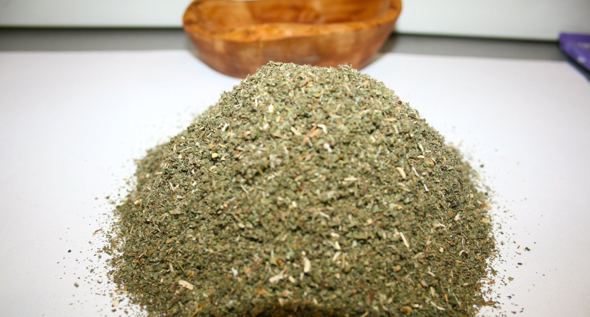 Hand-harvested blackberry leaves drying process for wellness