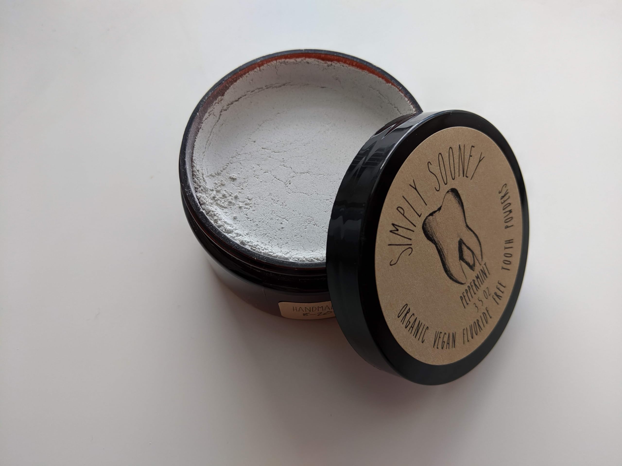 Organic peppermint essential oil used in the formula