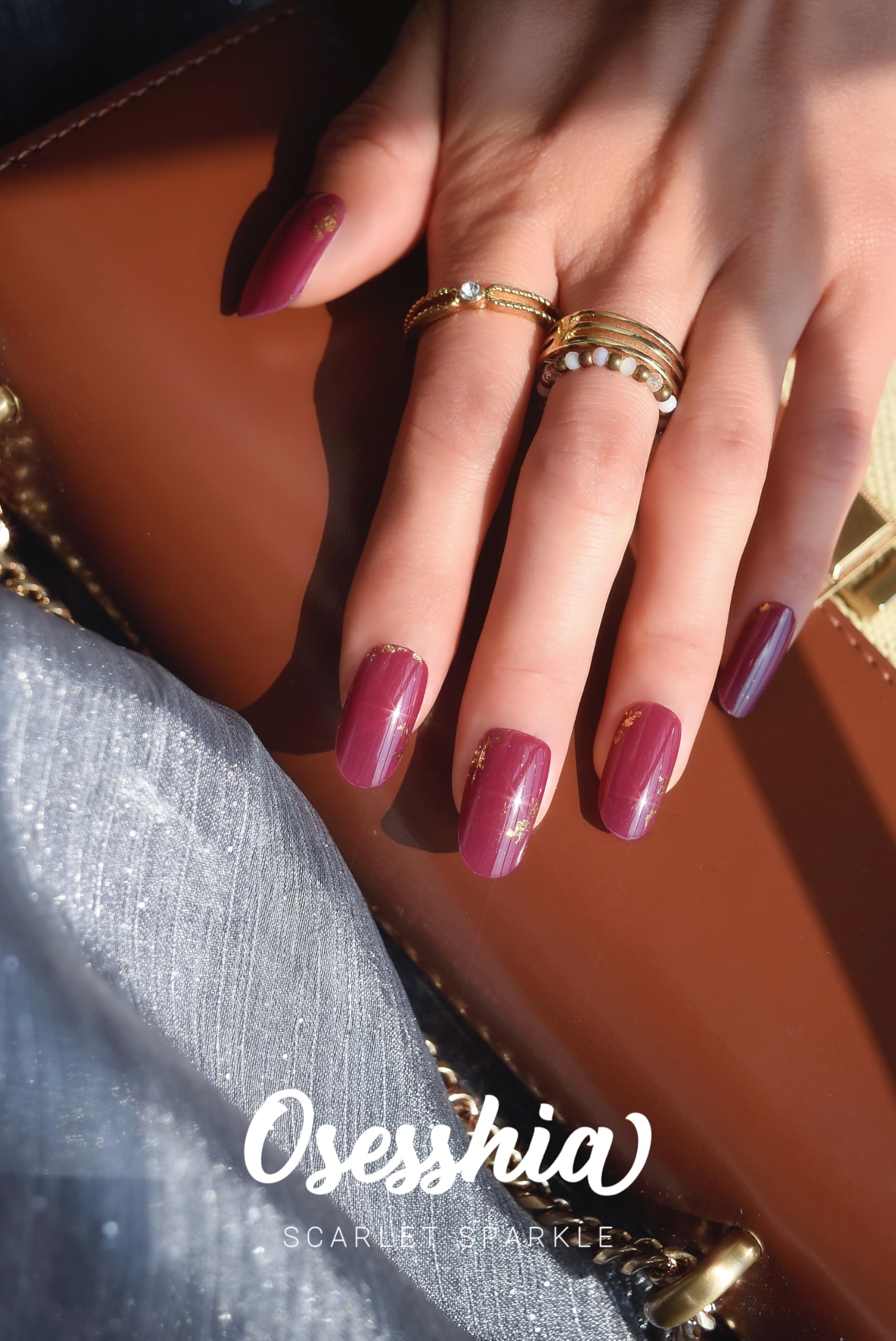 Osesshia easy-application self-adhesive strips for neat nails.