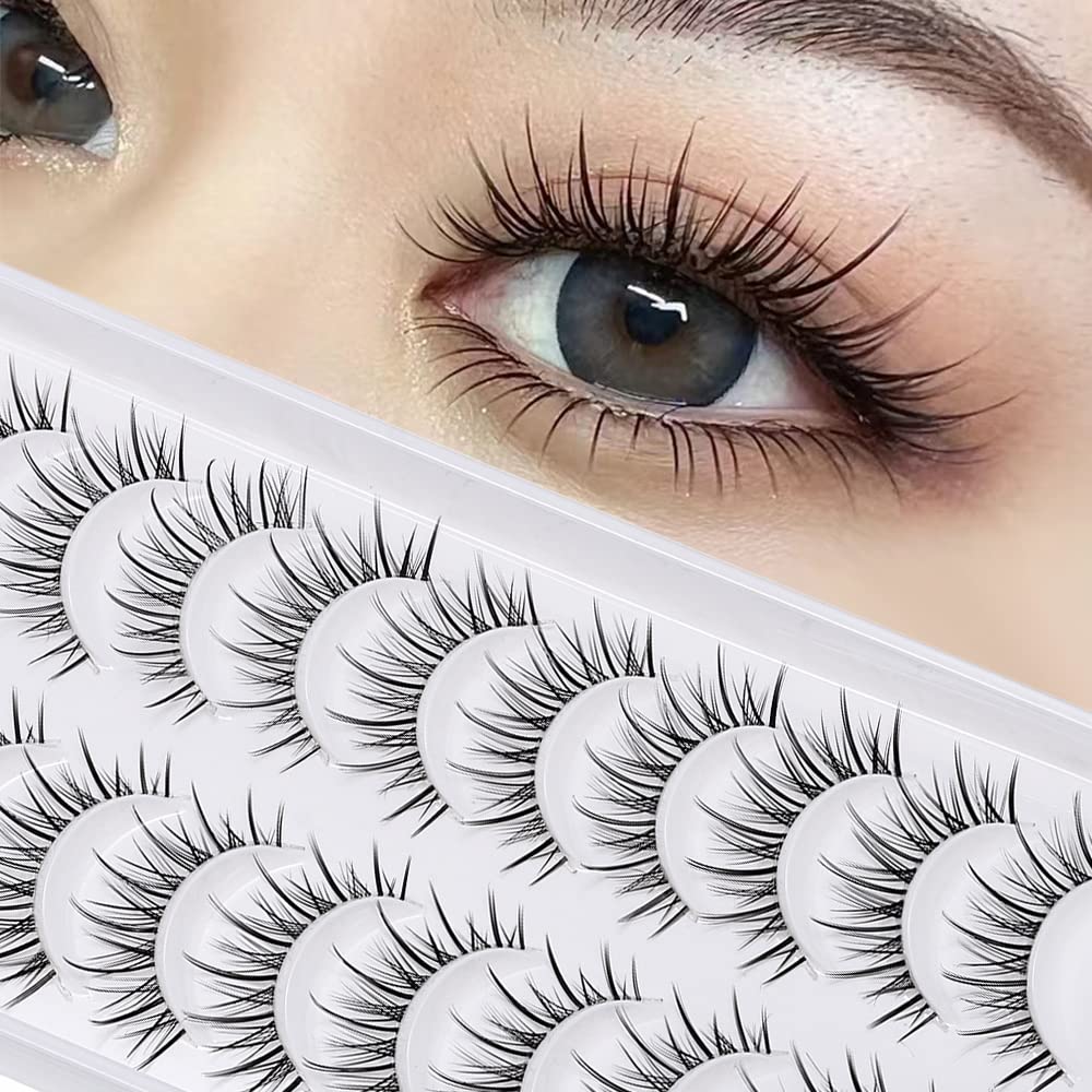 outopen manga lashes natural look close-up showing cluster detail for a doll-like eye