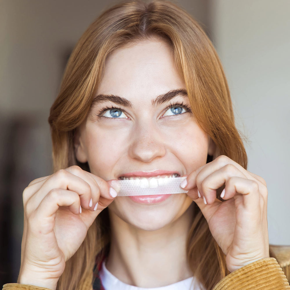 OXYSTRIPS Professional Level Teeth Whitening Kit contents