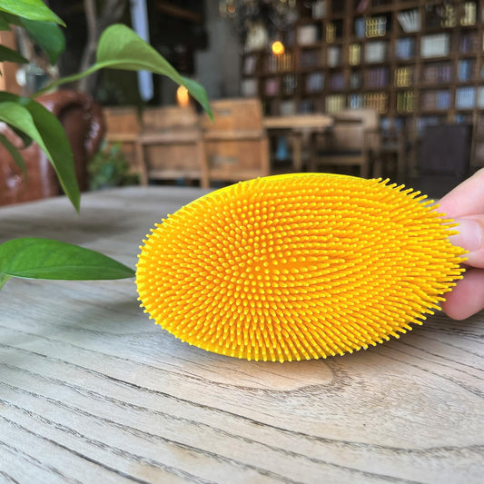 Penepico sensory brush bear-shaped provides versatile two-sided stimulation for varied sensory experiences.