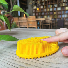 Penepico sensory brush hanging design is easy to store and reach during bath time.