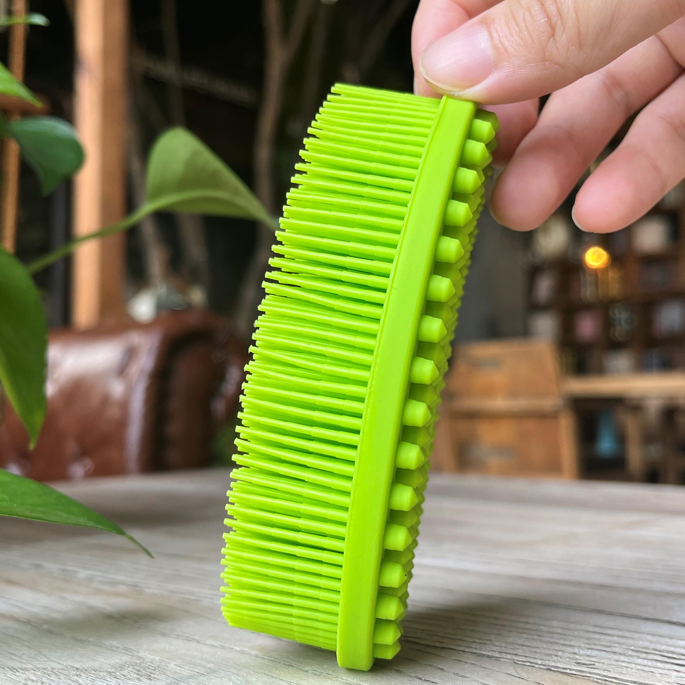 Penepico sensory brush suitable for kids and therapy routines