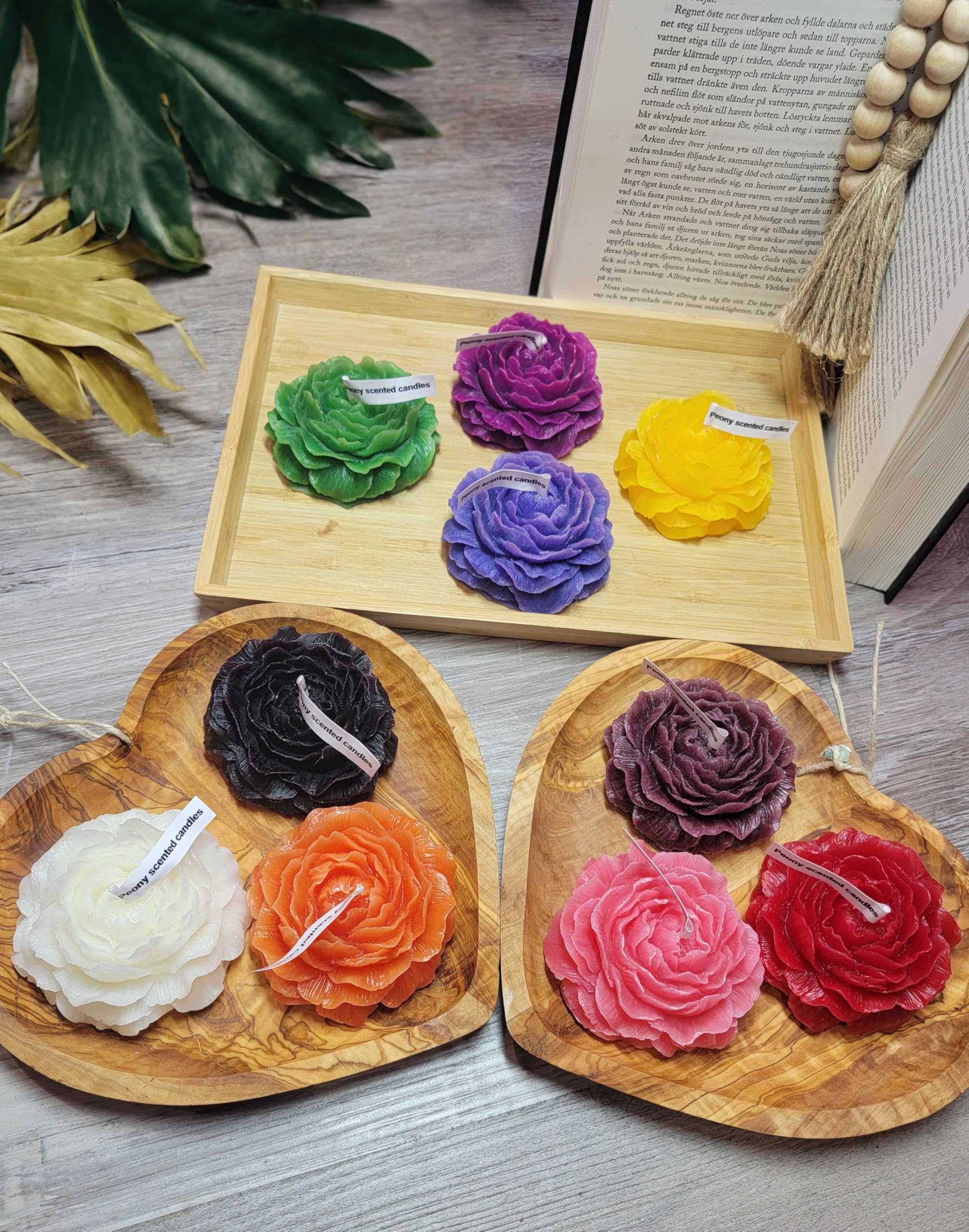 Display of available fragrances for the Peony candle