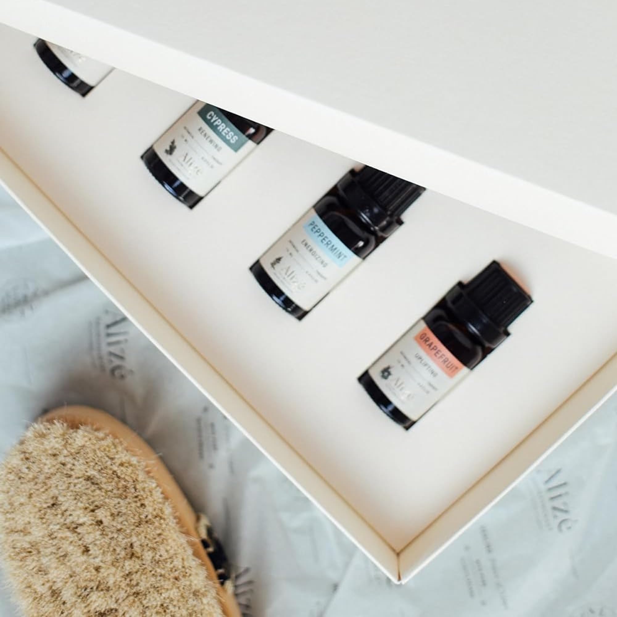 Peppermint oil blends with eucalyptus, lavender, and rosemary