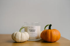 PeripetiHome pumpkin-ginger candle burn time up to 55 hours for long-lasting fragrance.