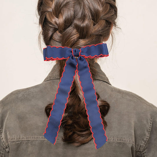 Pipajoy long-tail bow in teal provides graceful, lasting hold