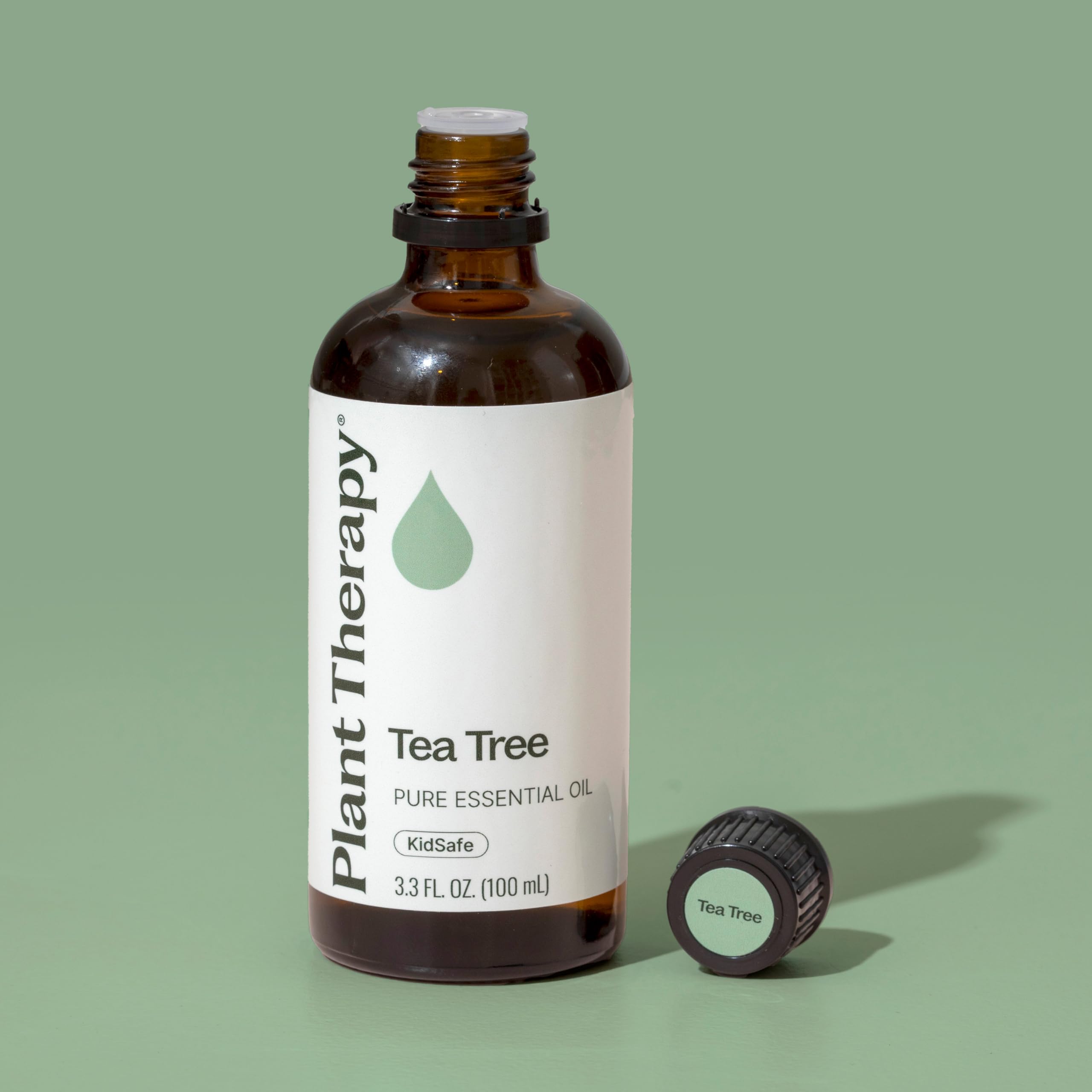 DIY cleaning spray with Tea Tree Oil and vinegar