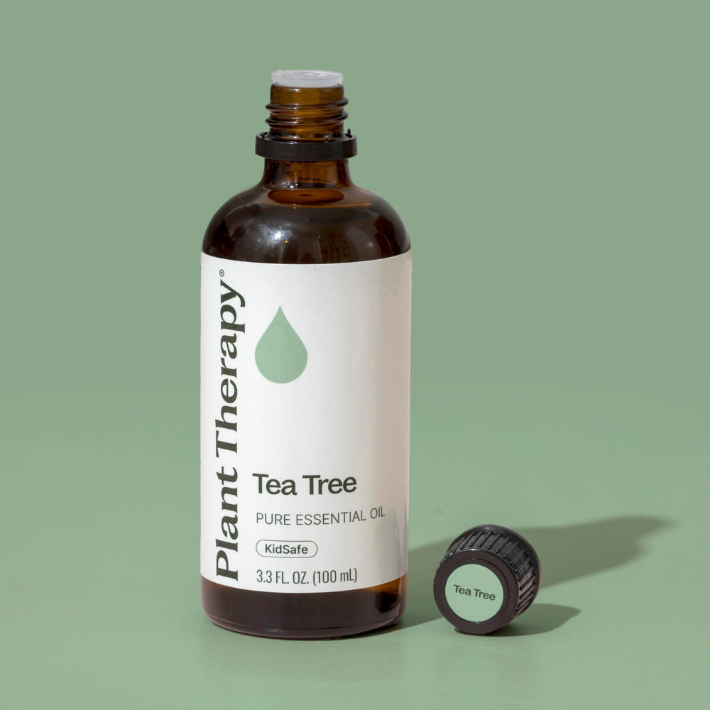 DIY cleaning spray with Tea Tree Oil and vinegar