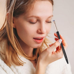 Profusion Cosmetics sharp-thin-edge design enabling fine detailing for bold or subtle lines.