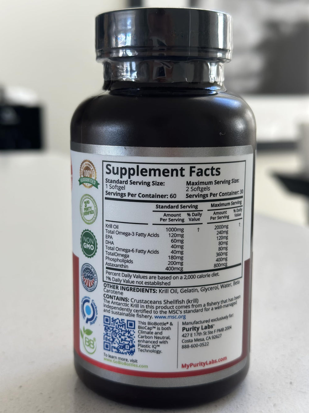 Astaxanthin capsules highlighting 800mcg