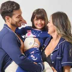 Usage placement on a child’s torso to wear the pack