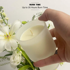 REKMO AMOY LANGYE living room setup candle for relaxation and cozy atmosphere.