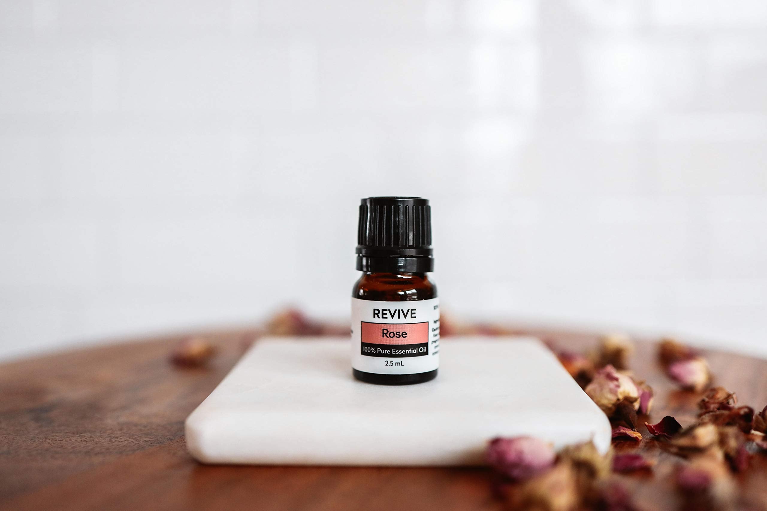 REVIVEEO Bulgarian rose petals closeup showcases premium source.