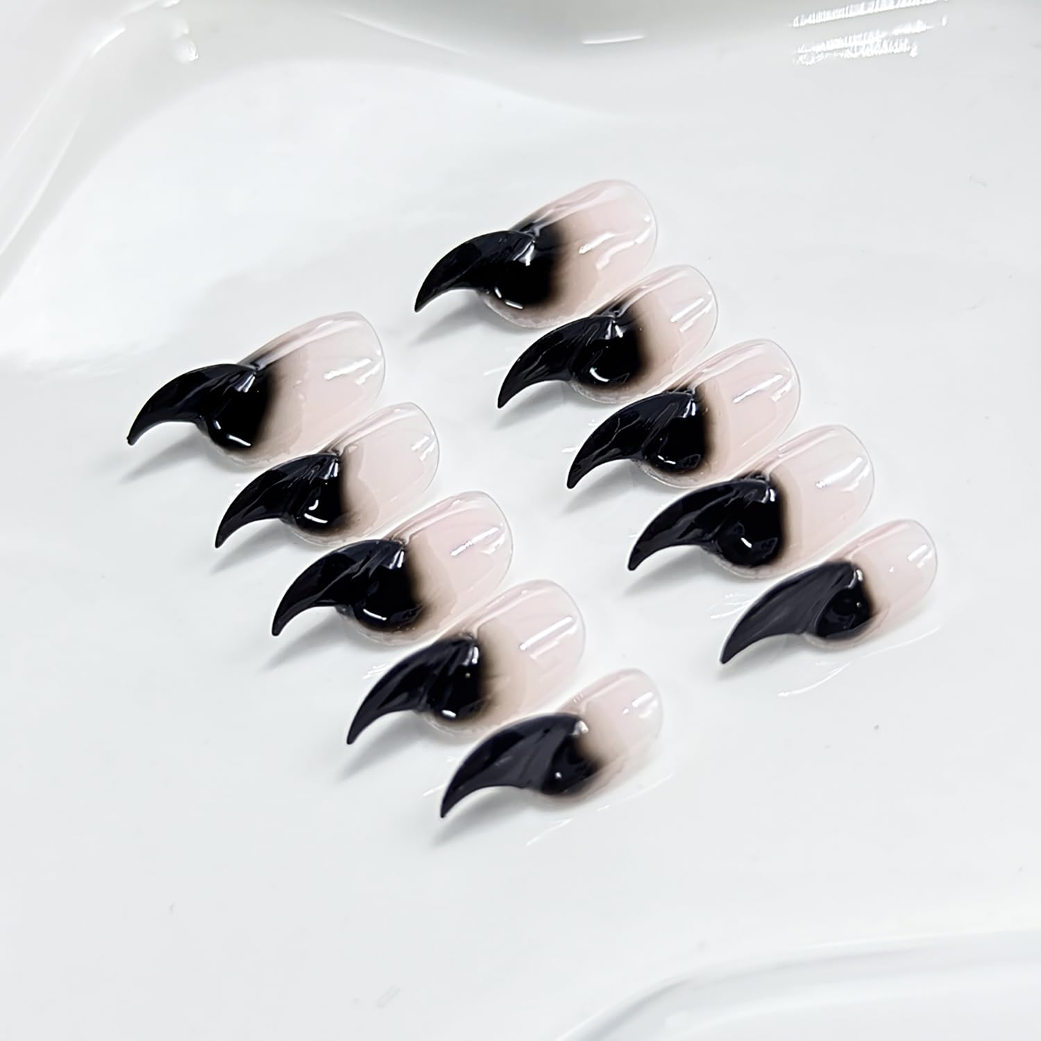 RIICFDD 3D nail design adds texture and statement accents.