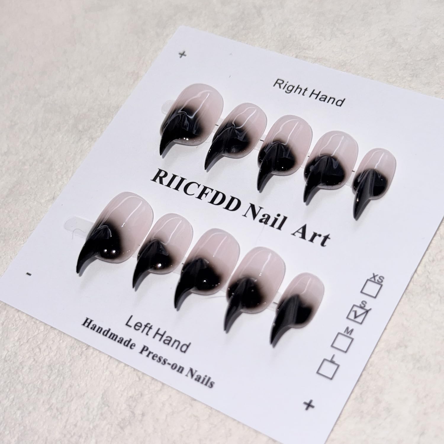 RIICFDD cat claw nails with curved tips for bold, fashion-forward looks.