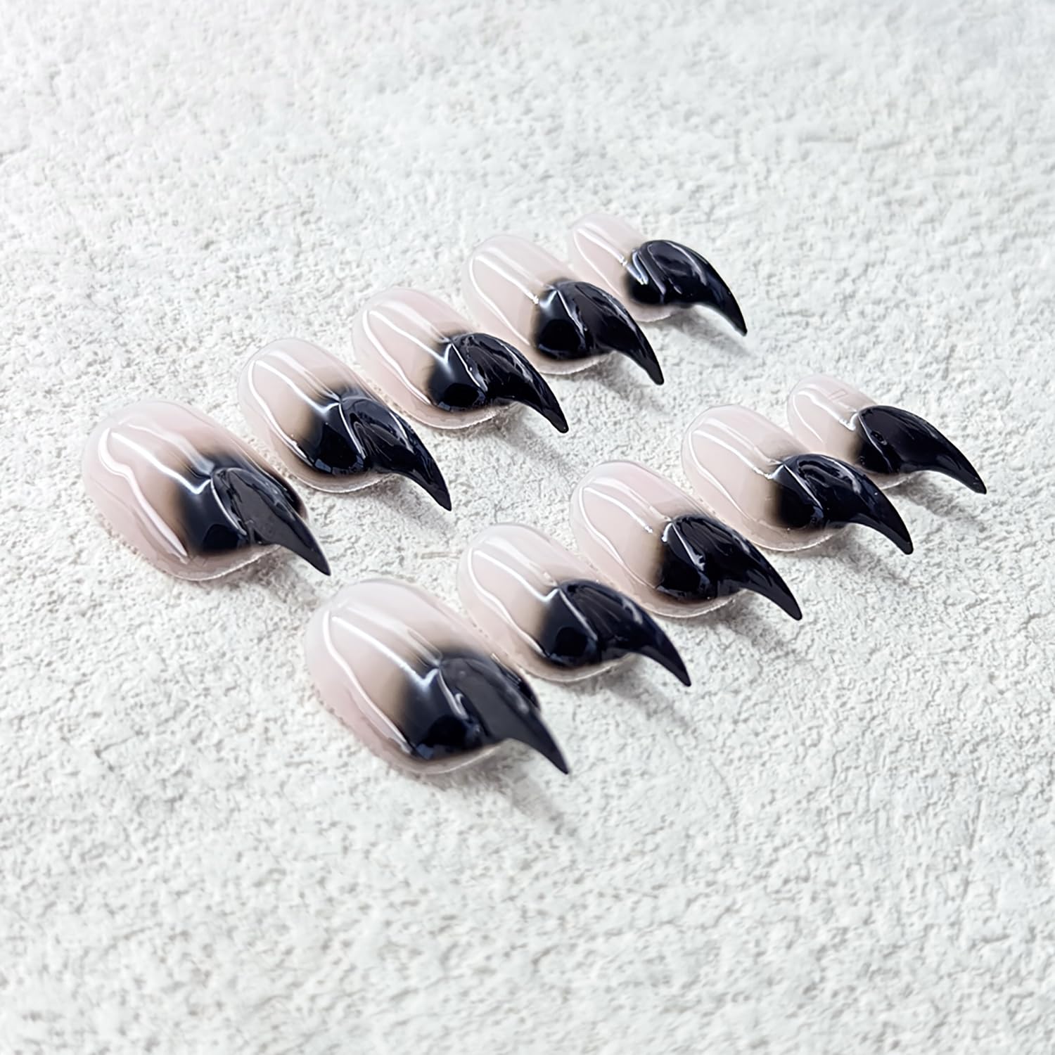 RIICFDD complete kit includes nails and glue for at-home manicure.
