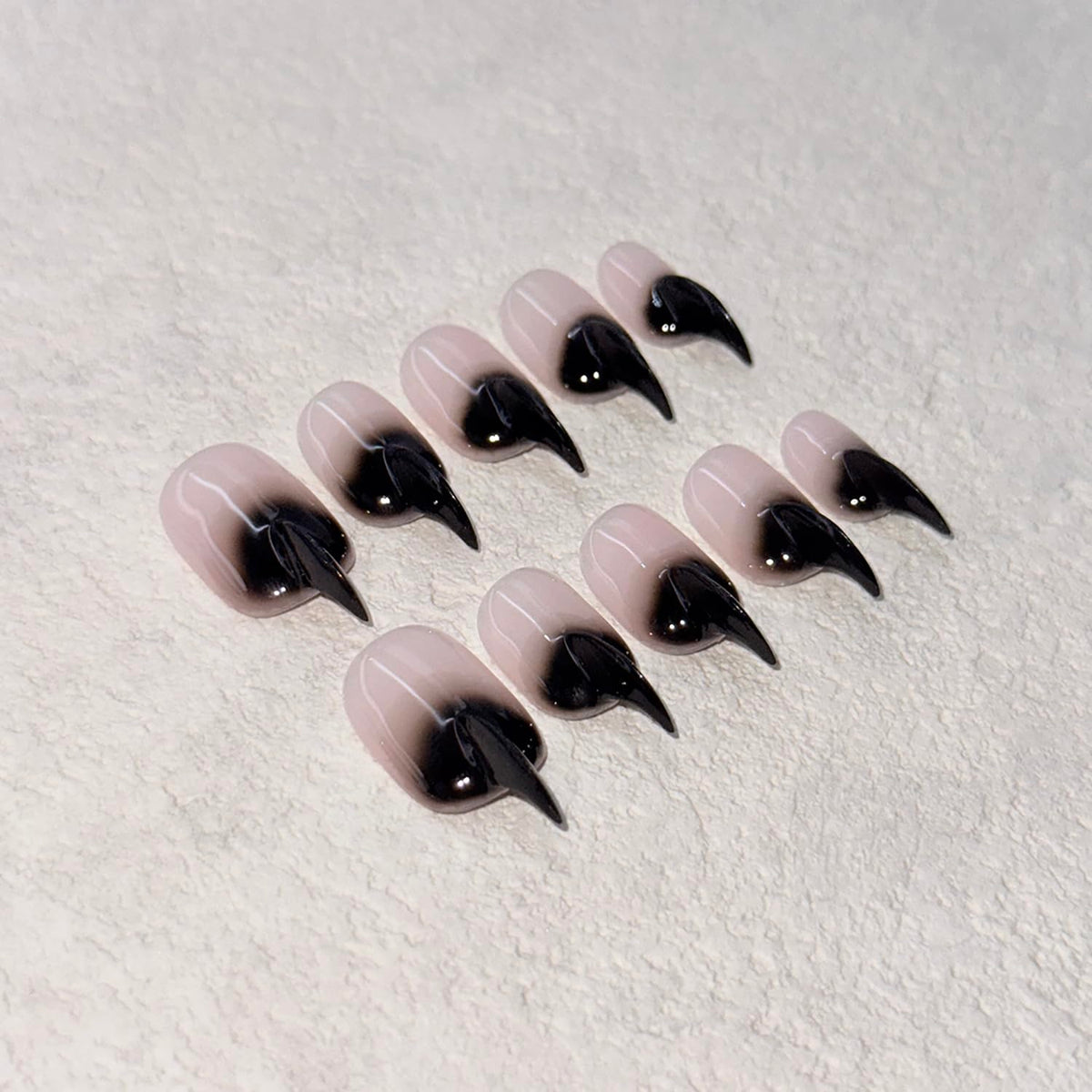 RIICFDD stiletto press-on nails with glossy finish for a quick salon-style manicure.
