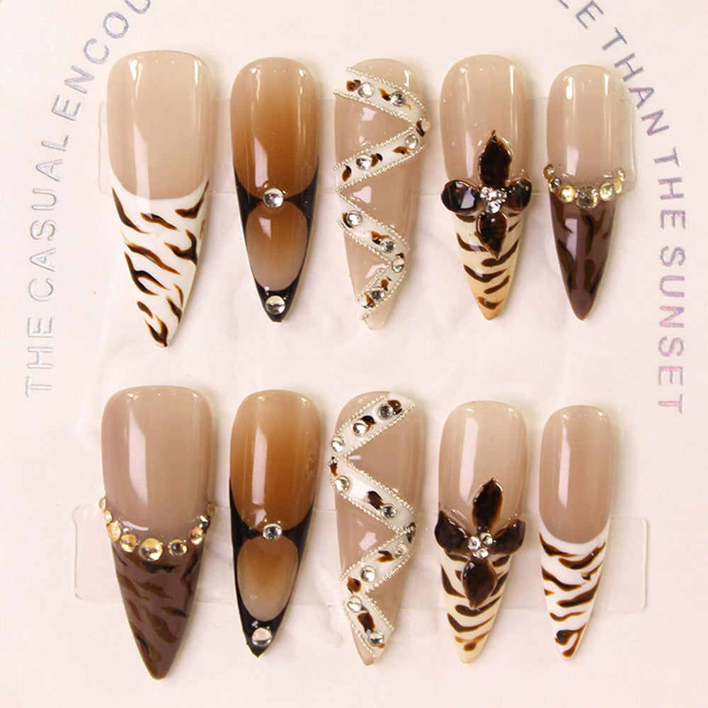 RIICFDD durable thick acrylic keeps nails reusable and chip-resistant.