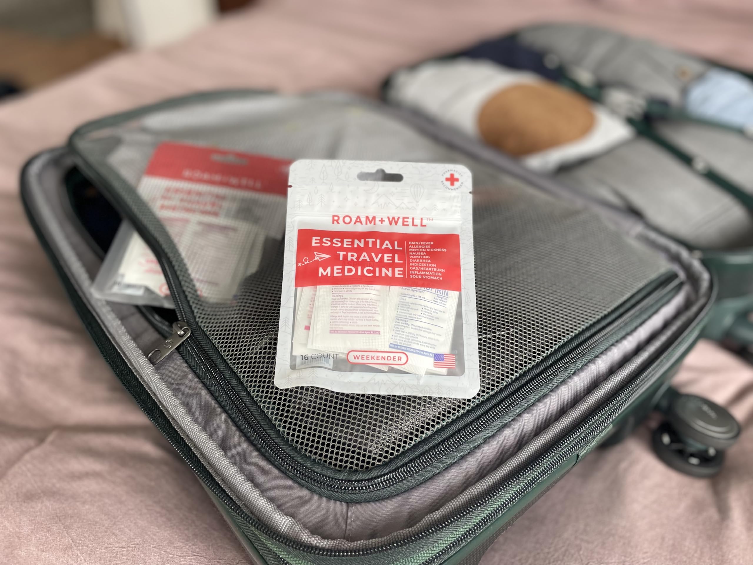 Roamwell weekender packaging displays travel-ready convenience for weekend getaways