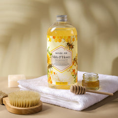 ROMIIE ZOI hand lather demonstrates gentle cleansing with moisturizing jojoba oil.