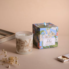 ROMIIE ZOI Lily Fresh candle packaging and label