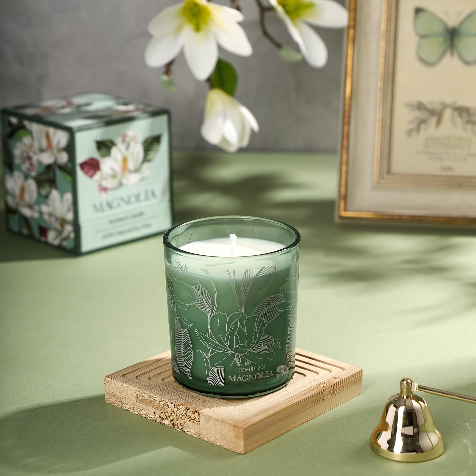 Gift-ready ROMIIE ZOI Magnolia candle in keepsake box