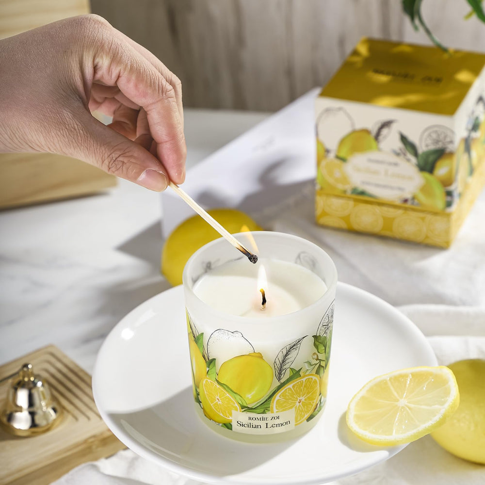 Label on ROMIIE ZOI Sicilian Lemon candle jar