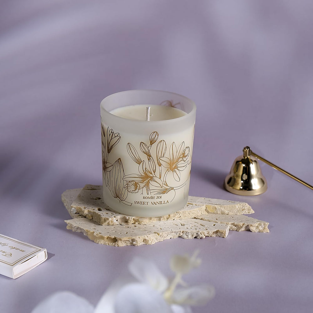 ROMIIE ZOI Sweet Vanilla soy candle with natural soy wax