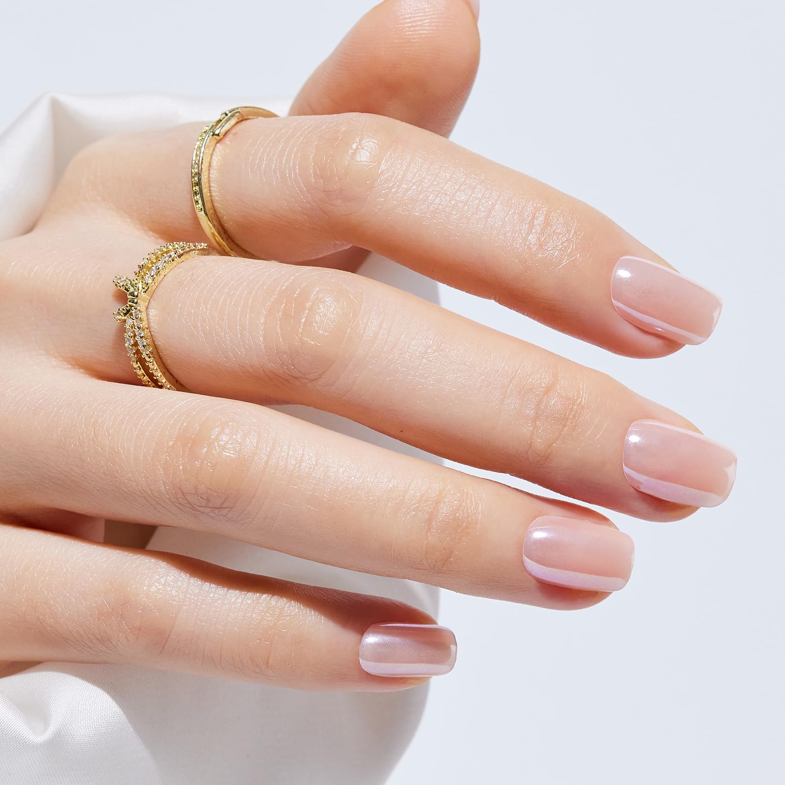S.T. Friends short glossy pink nails in 16 sizes for a precise fit