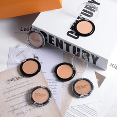 SACE LADY long-wearing concealer application on skin demonstrating edge-to-edge coverage.