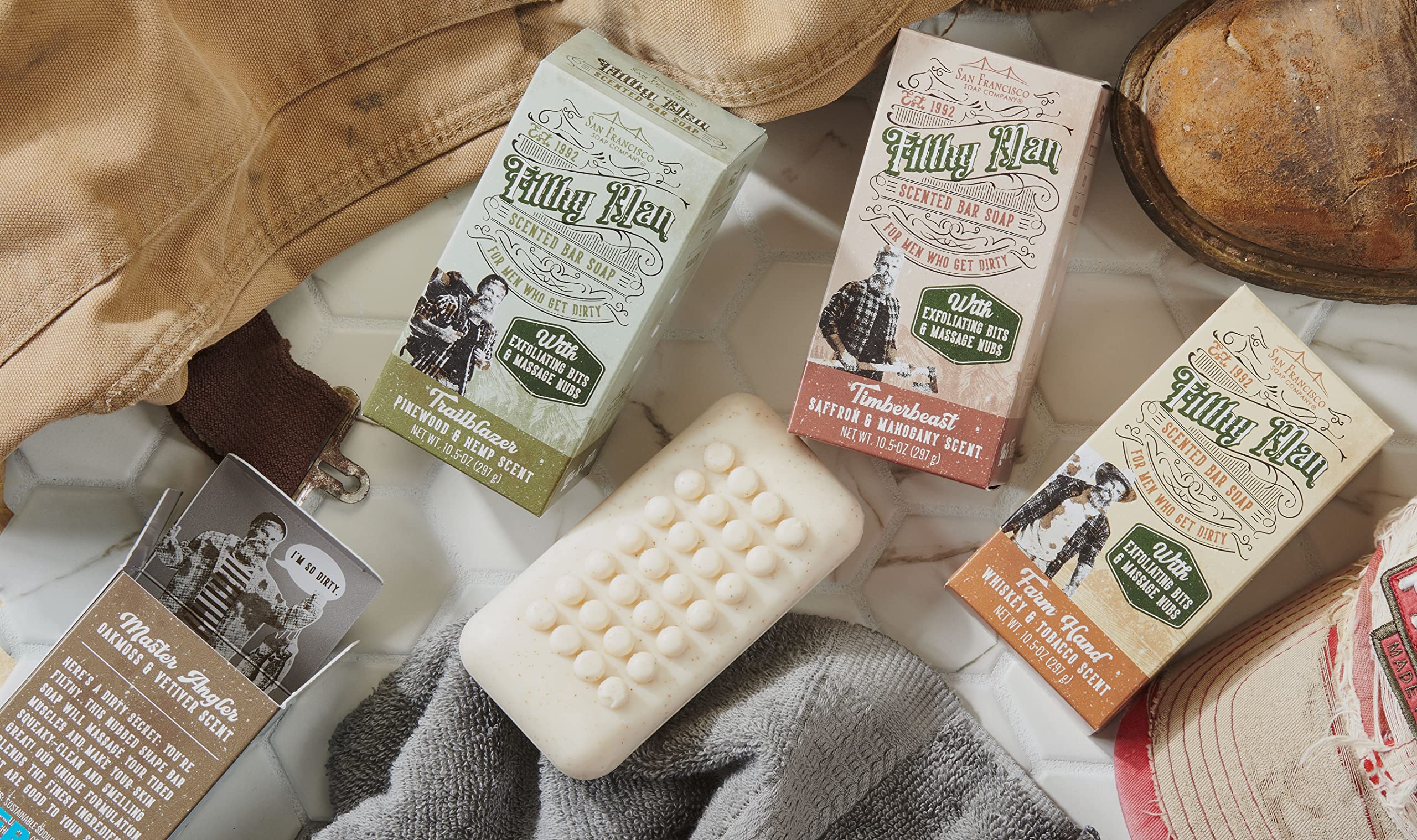 Trailblazer Pinewood and Hemp scent fills the shower with a rugged, woodsy aroma.
